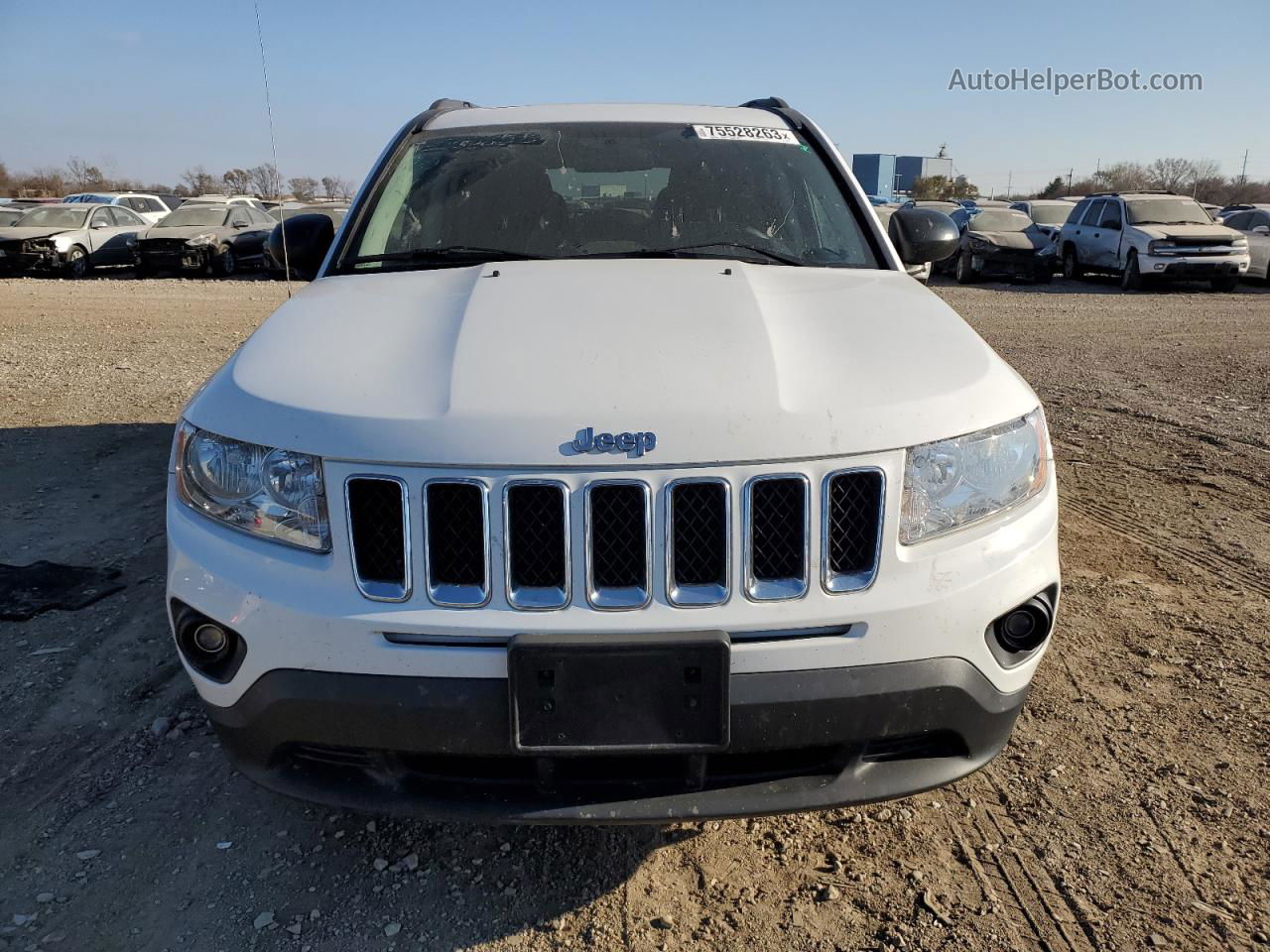 2013 Jeep Compass Latitude White vin: 1C4NJDEB6DD222674