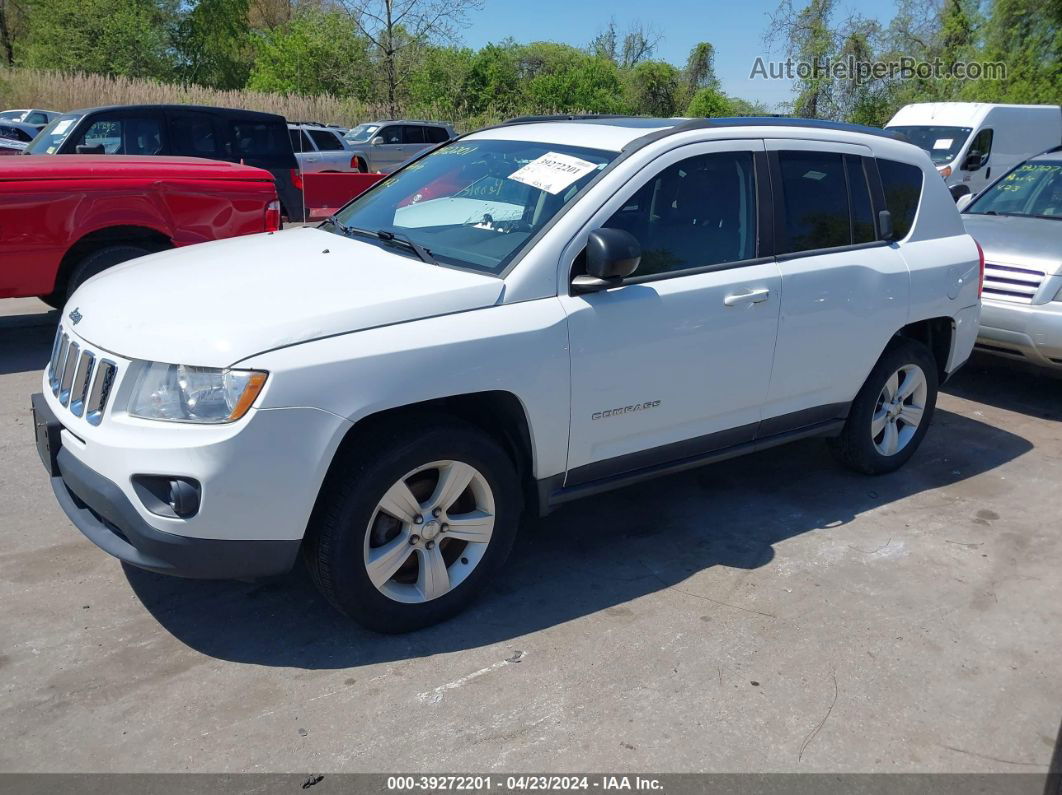 2013 Jeep Compass Latitude White vin: 1C4NJDEB6DD246179