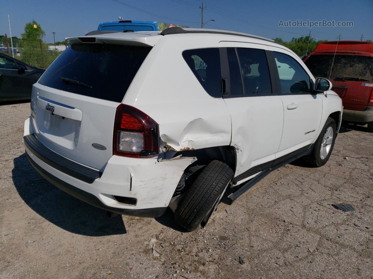 2016 Jeep Compass Latitude White vin: 1C4NJDEB6GD663371