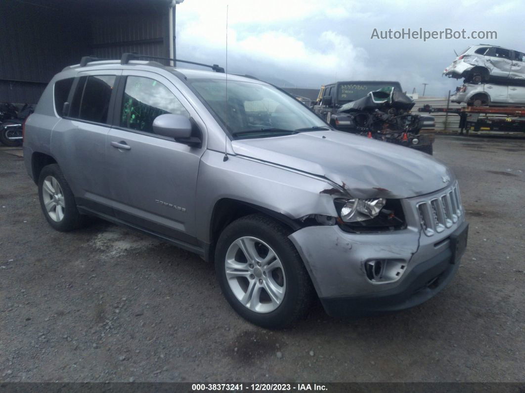 2016 Jeep Compass Latitude Silver vin: 1C4NJDEB6GD690974