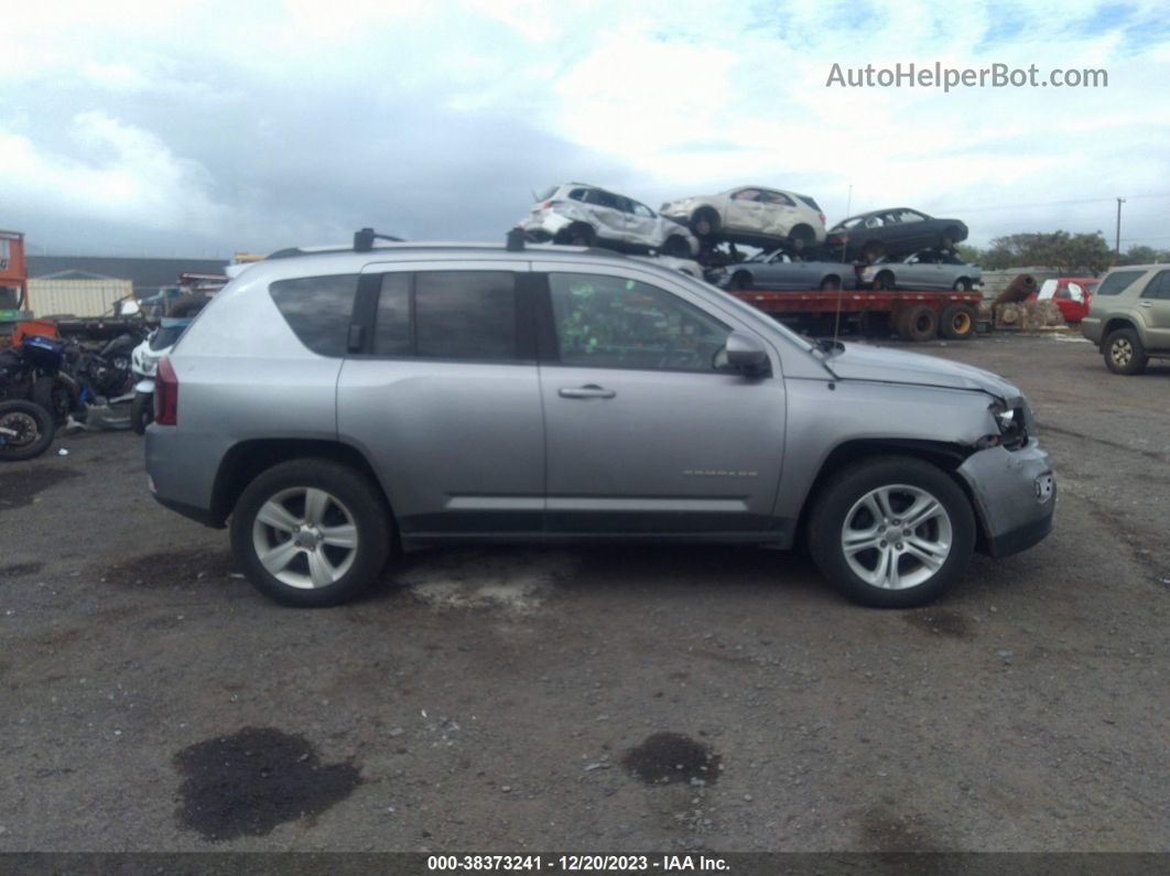 2016 Jeep Compass Latitude Silver vin: 1C4NJDEB6GD690974