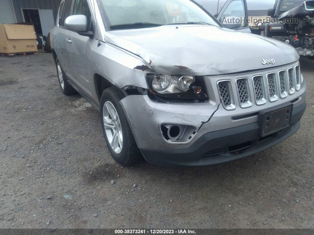 2016 Jeep Compass Latitude Silver vin: 1C4NJDEB6GD690974