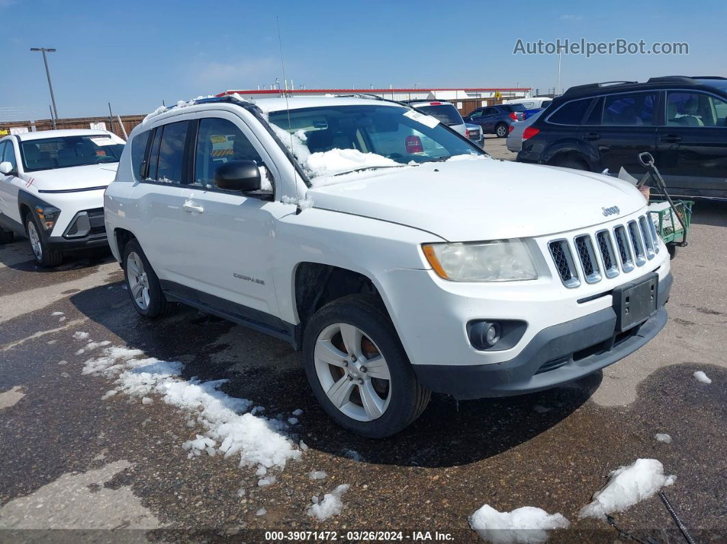 2013 Jeep Compass Latitude White vin: 1C4NJDEB7DD164381