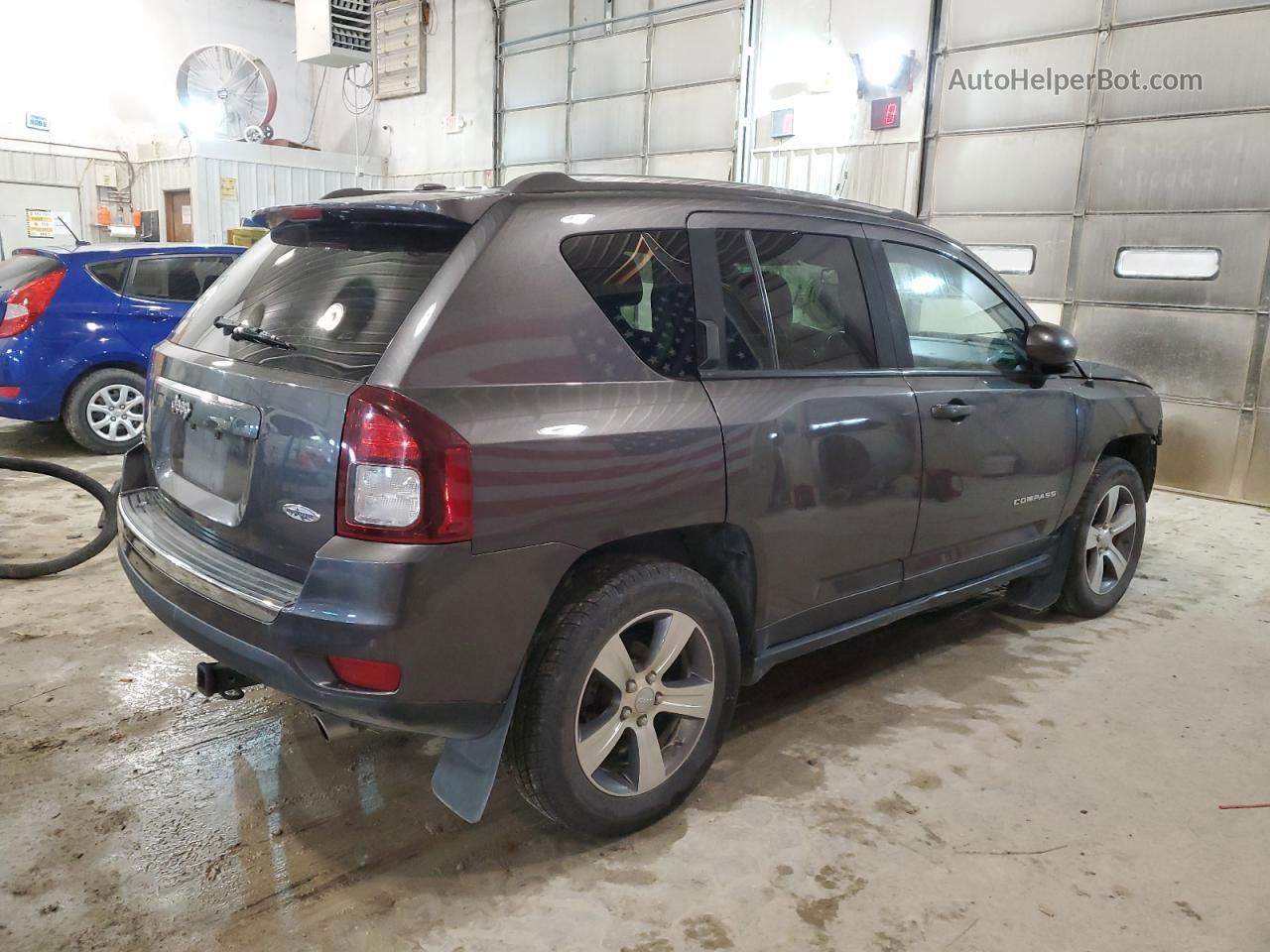 2016 Jeep Compass Latitude Gray vin: 1C4NJDEB7GD730155