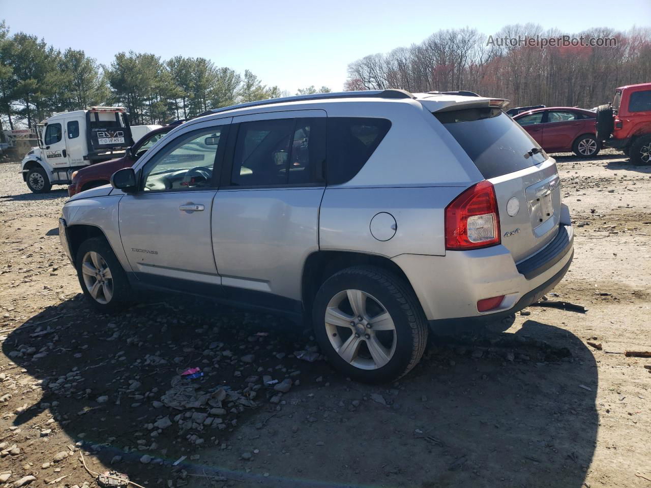 2013 Jeep Compass Latitude Silver vin: 1C4NJDEB8DD207657