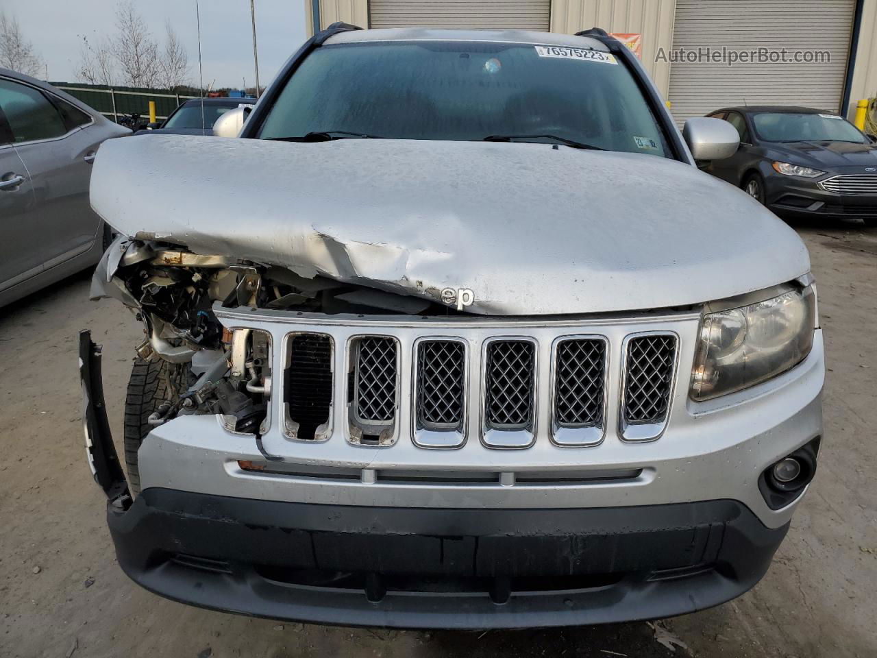 2014 Jeep Compass Latitude Silver vin: 1C4NJDEB8ED521326