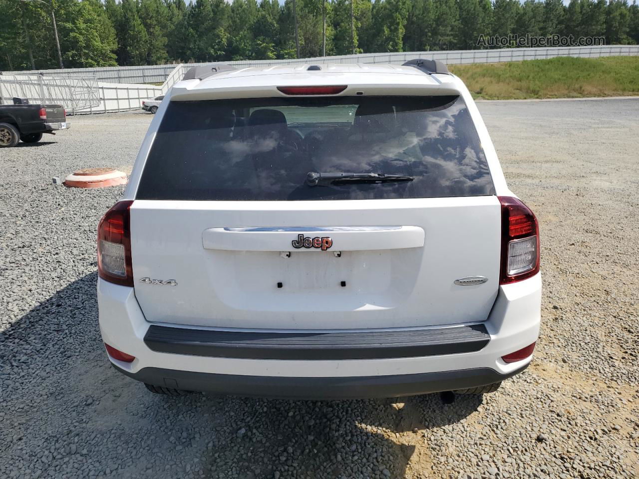 2014 Jeep Compass Latitude White vin: 1C4NJDEB8ED765672