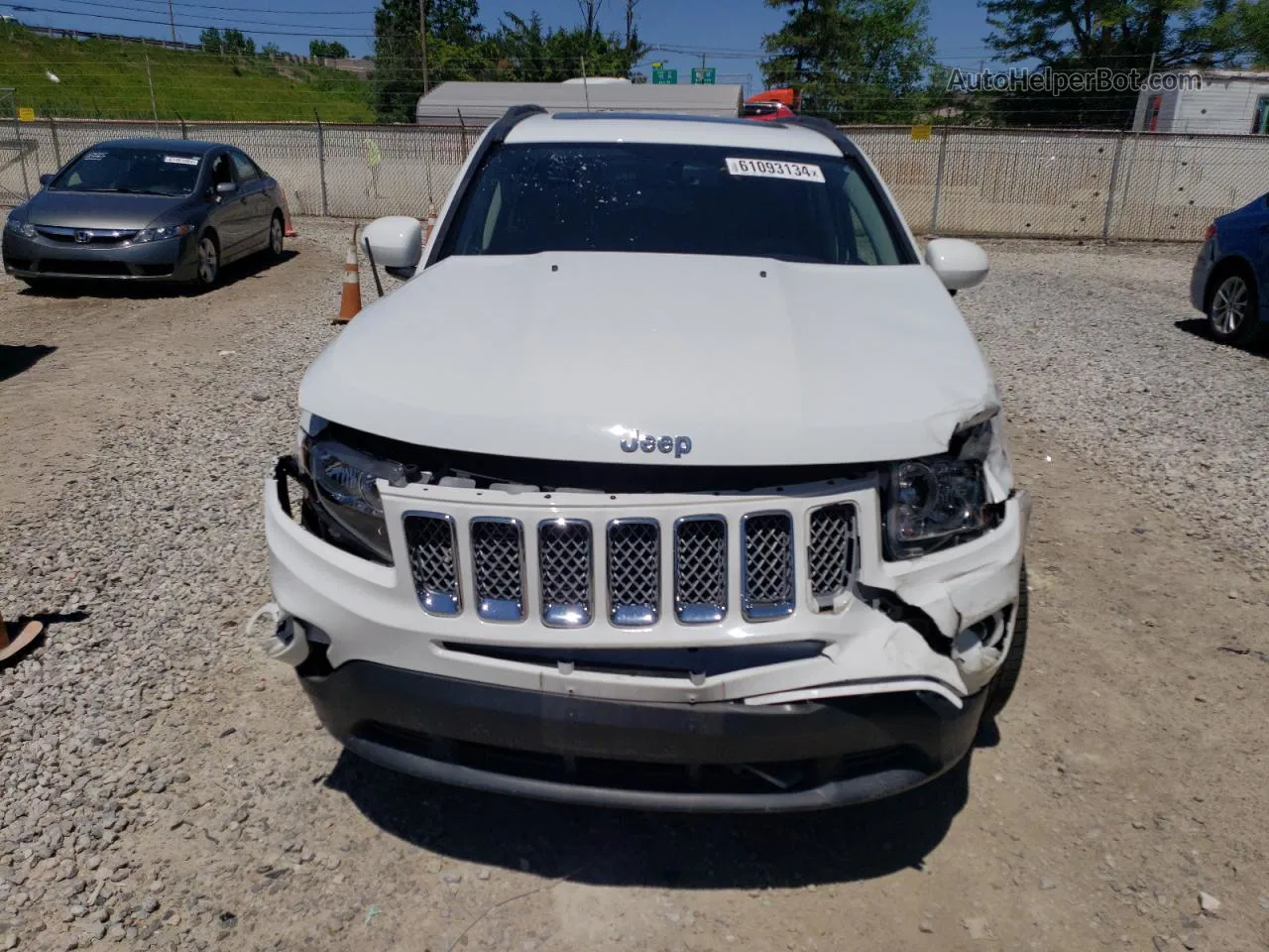 2016 Jeep Compass Latitude White vin: 1C4NJDEB8GD795807