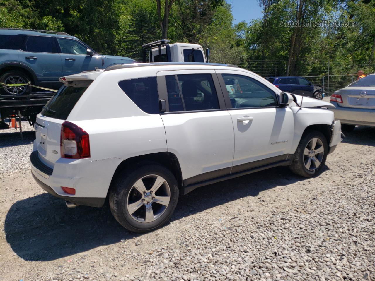 2016 Jeep Compass Latitude White vin: 1C4NJDEB8GD795807