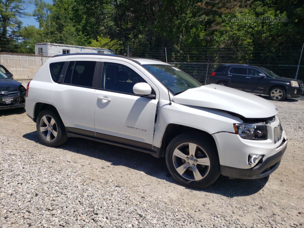 2016 Jeep Compass Latitude White vin: 1C4NJDEB8GD795807