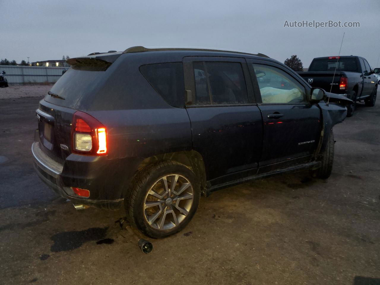 2016 Jeep Compass Latitude Charcoal vin: 1C4NJDEB9GD545007