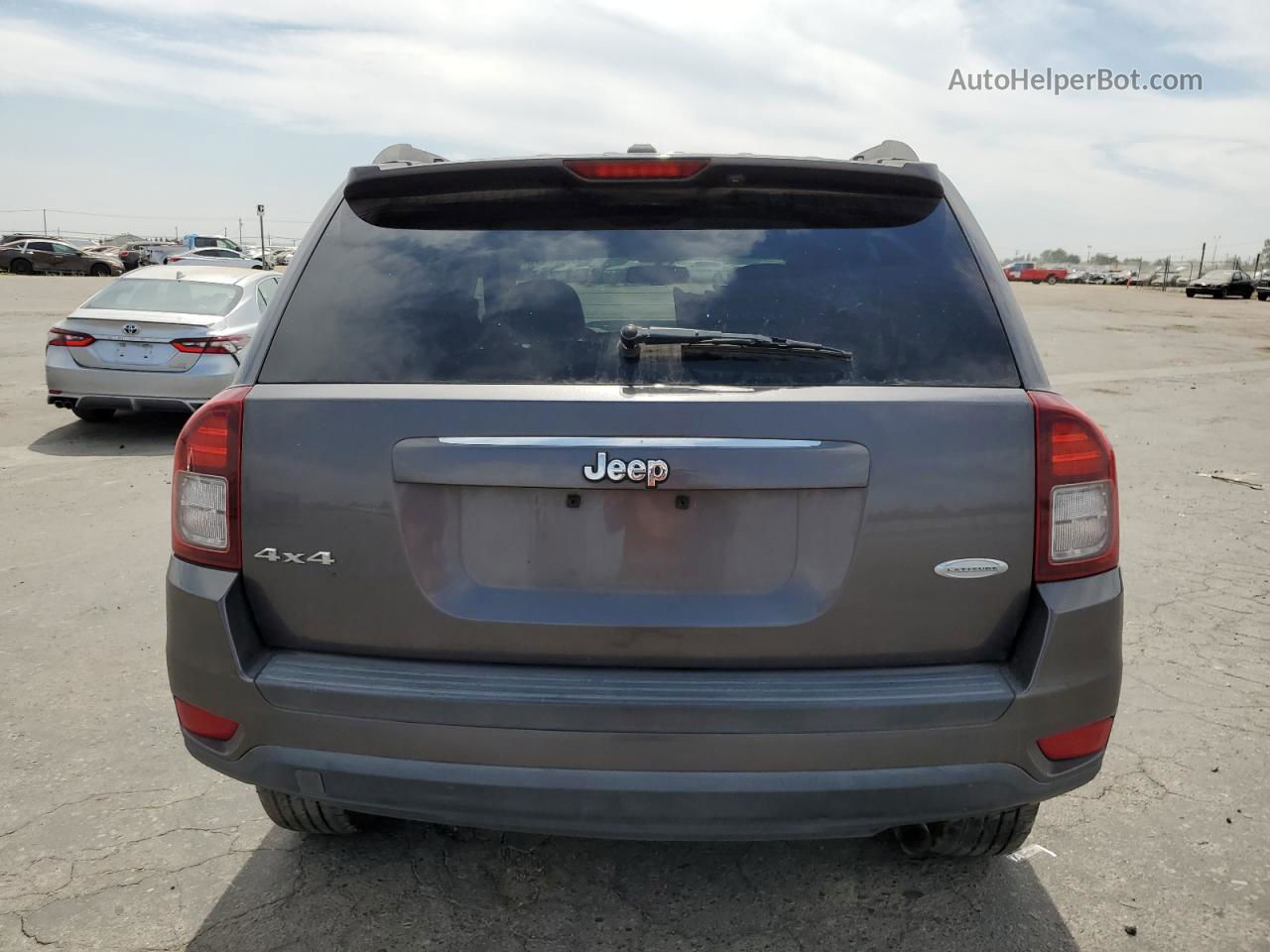 2016 Jeep Compass Latitude Gray vin: 1C4NJDEB9GD616285