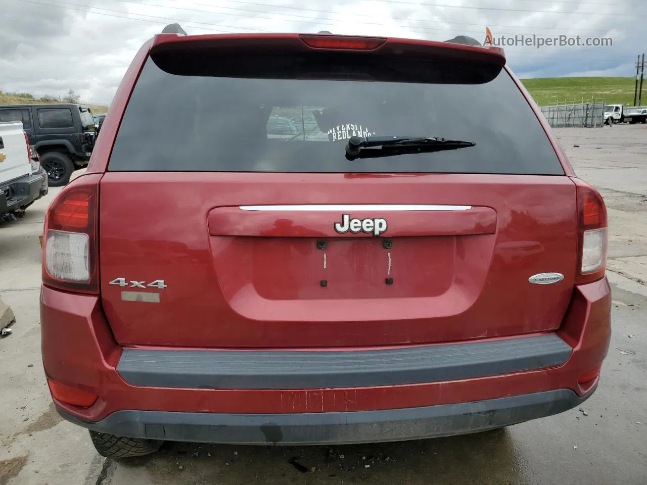 2014 Jeep Compass Latitude Burgundy vin: 1C4NJDEBXED641967