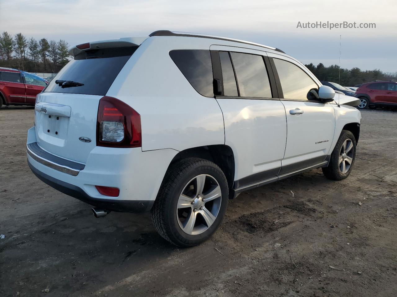 2016 Jeep Compass Latitude White vin: 1C4NJDEBXGD558879