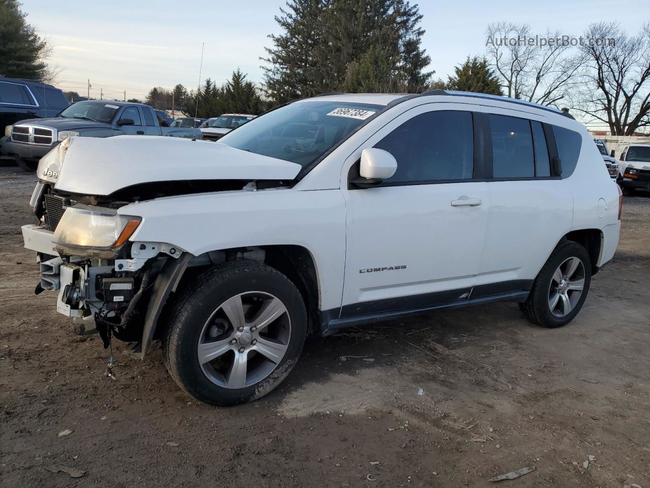 2016 Jeep Compass Latitude White vin: 1C4NJDEBXGD558879