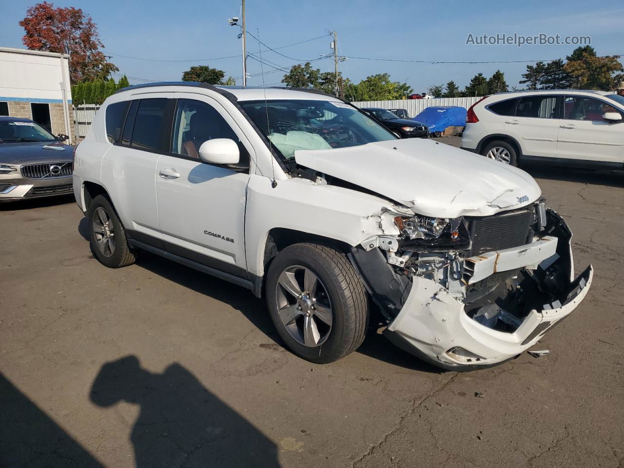 2016 Jeep Compass Latitude White vin: 1C4NJDEBXGD707677