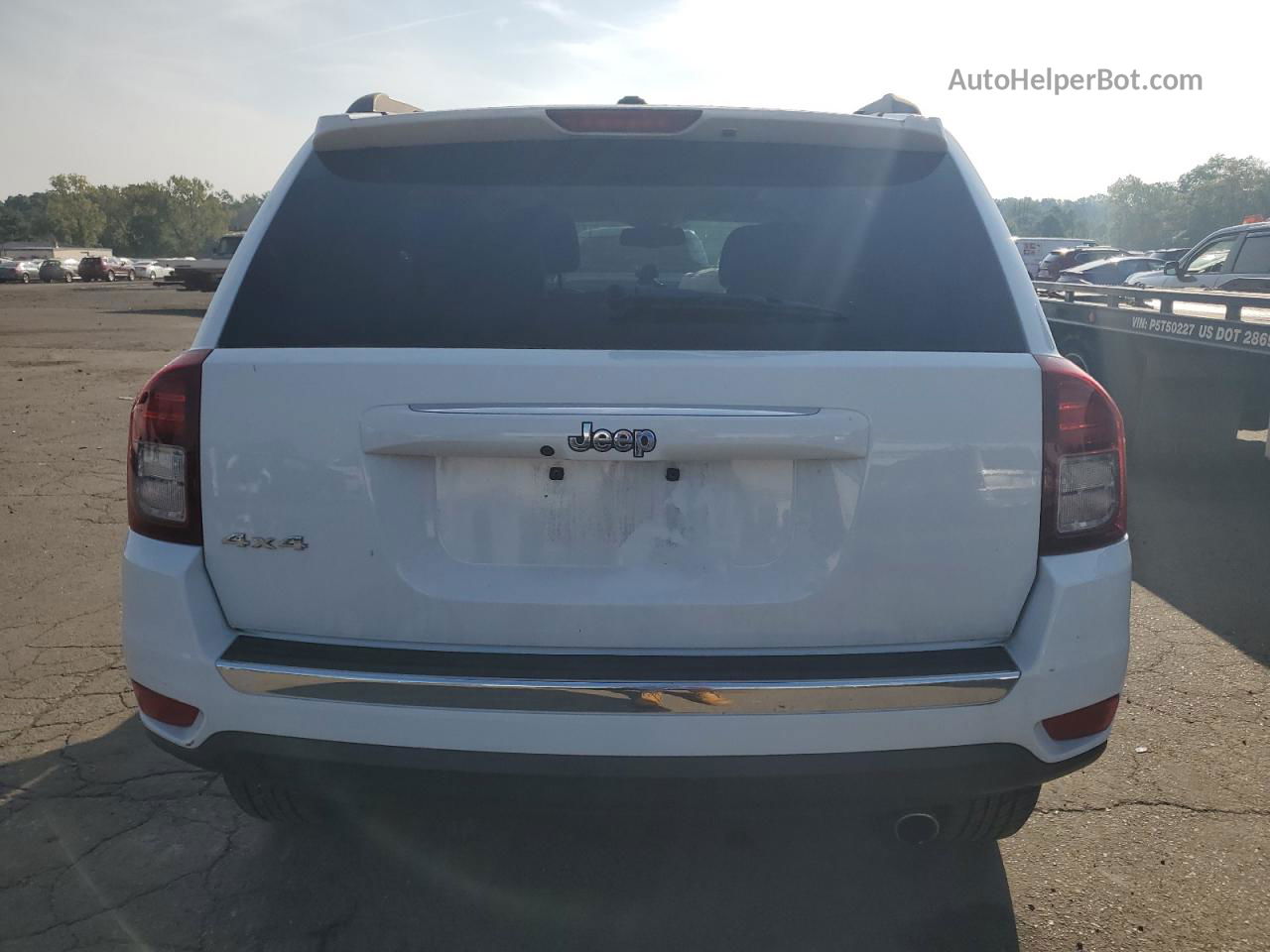 2016 Jeep Compass Latitude White vin: 1C4NJDEBXGD707677