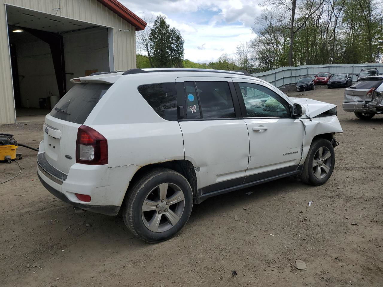 2016 Jeep Compass Latitude White vin: 1C4NJDEBXGD746236