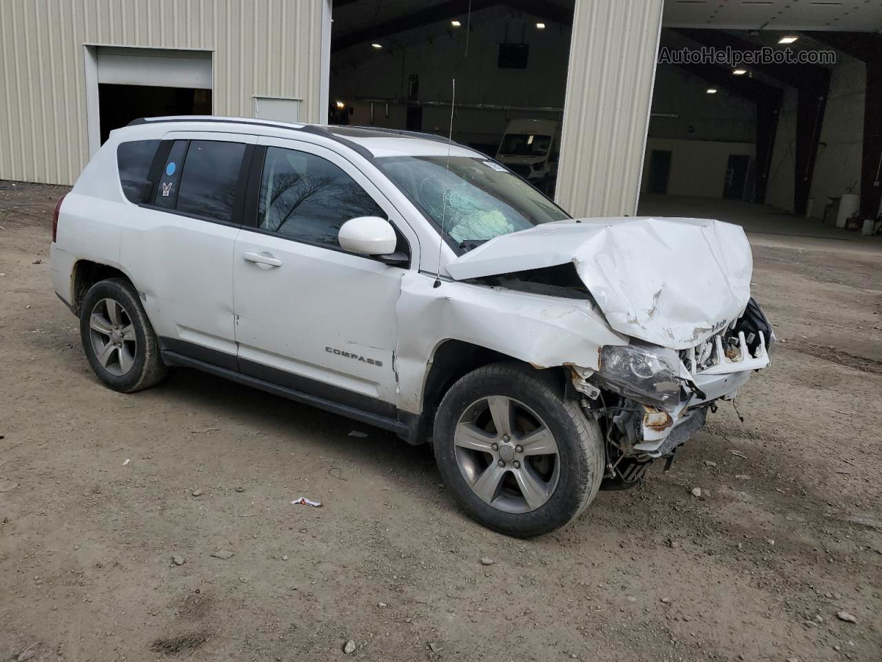 2016 Jeep Compass Latitude White vin: 1C4NJDEBXGD746236