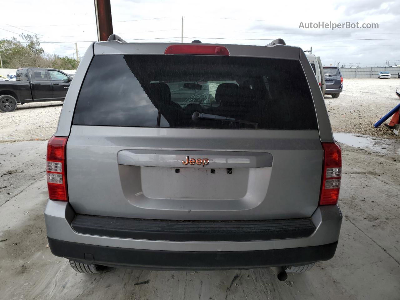 2016 Jeep Patriot Sport Серебряный vin: 1C4NJPBBXGD656557