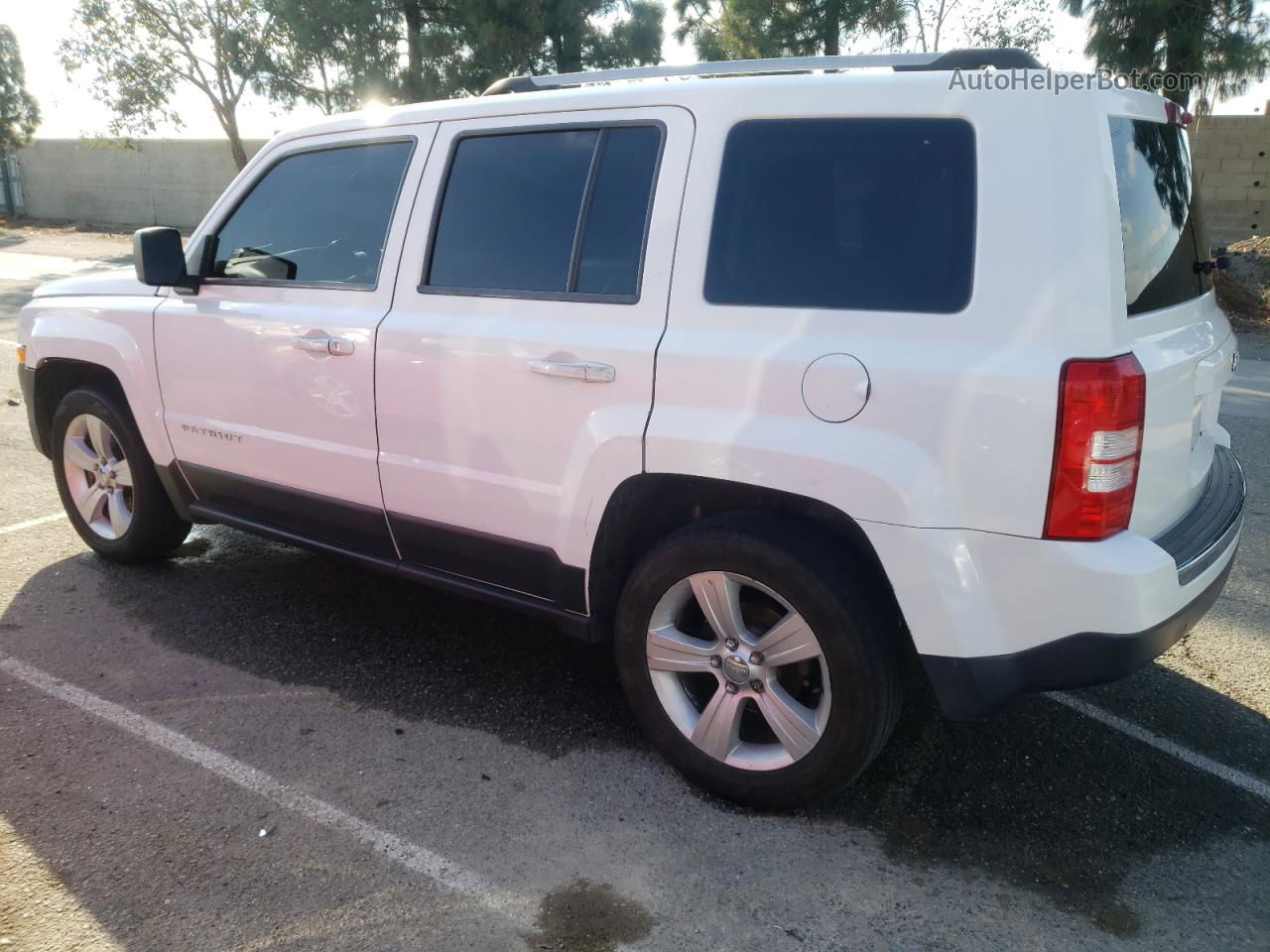 2014 Jeep Patriot Limited White vin: 1C4NJPCB9ED805570