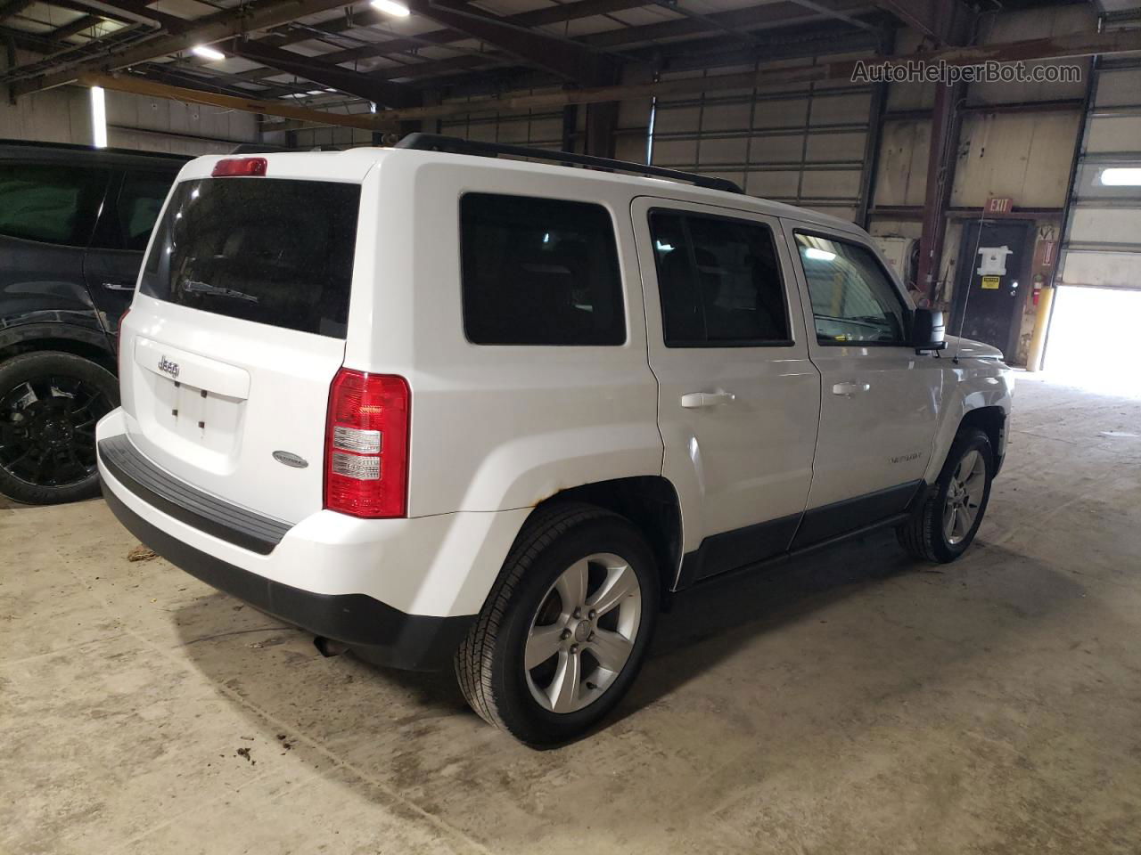 2014 Jeep Patriot Latitude White vin: 1C4NJPFA3ED529549