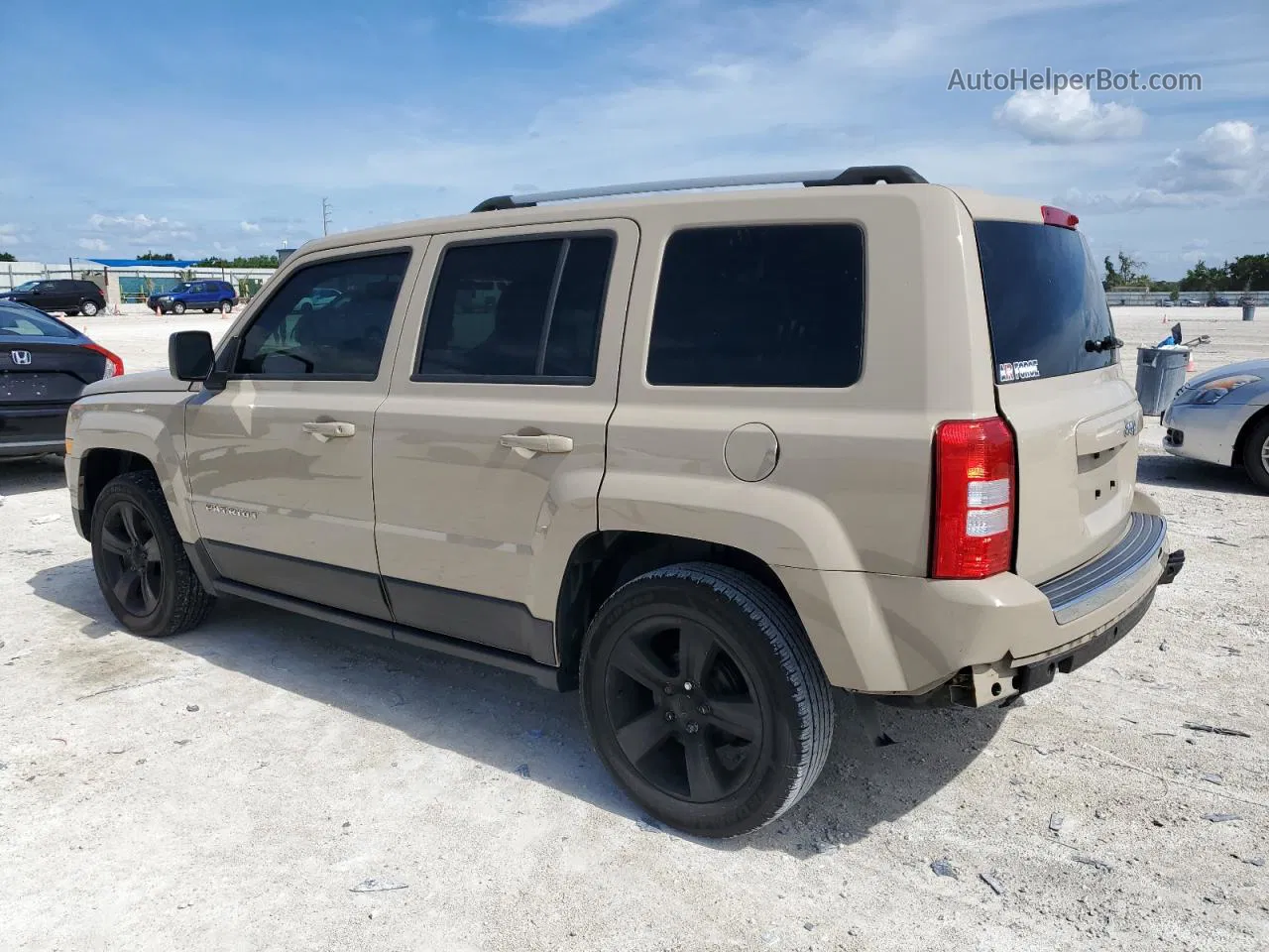 2016 Jeep Patriot Latitude Tan vin: 1C4NJPFA3GD774452