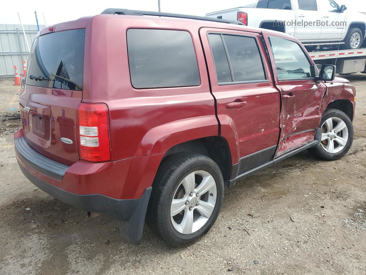 2014 Jeep Patriot Latitude Red vin: 1C4NJPFA5ED699895