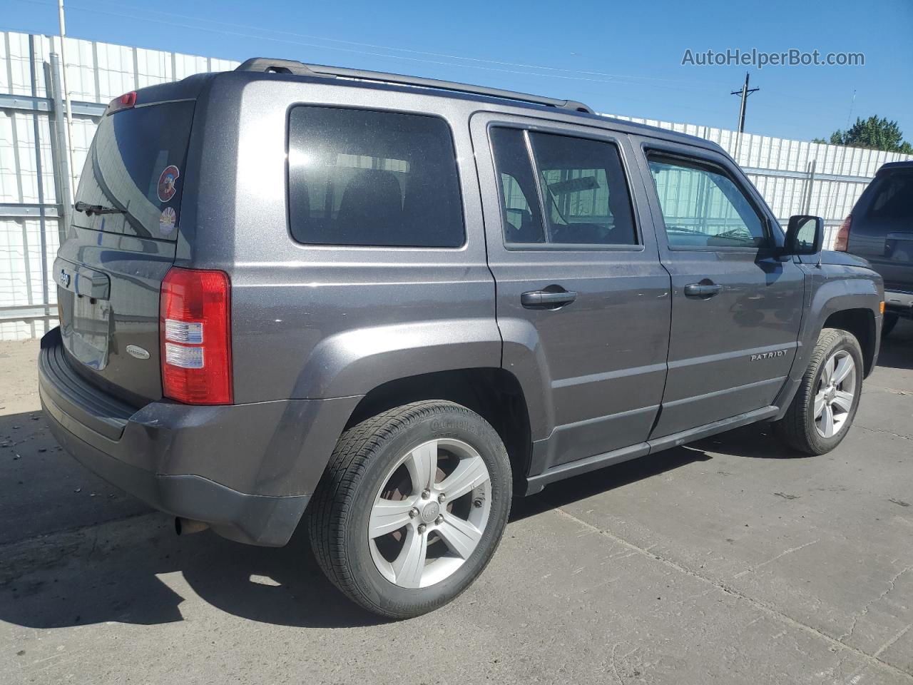 2016 Jeep Patriot Latitude Gray vin: 1C4NJPFA6GD794274