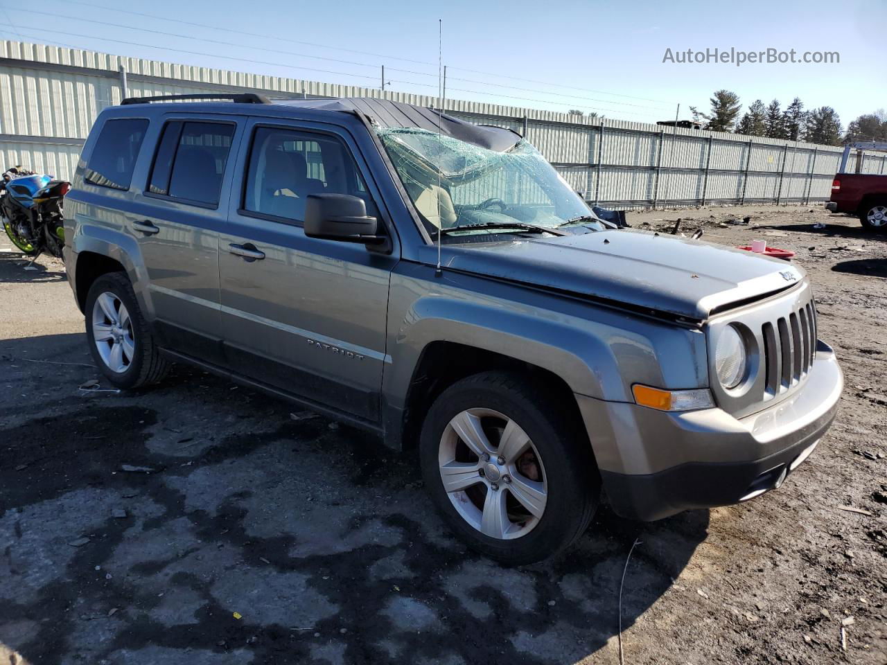 2014 Jeep Patriot Latitude Gray vin: 1C4NJPFA8ED624771