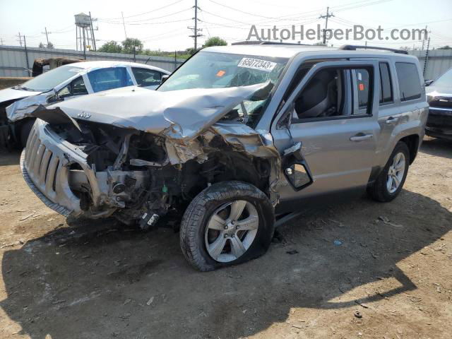 2016 Jeep Patriot Latitude Серебряный vin: 1C4NJPFA8GD664433