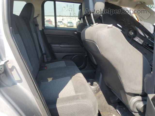 2016 Jeep Patriot Latitude Серебряный vin: 1C4NJPFA8GD664433