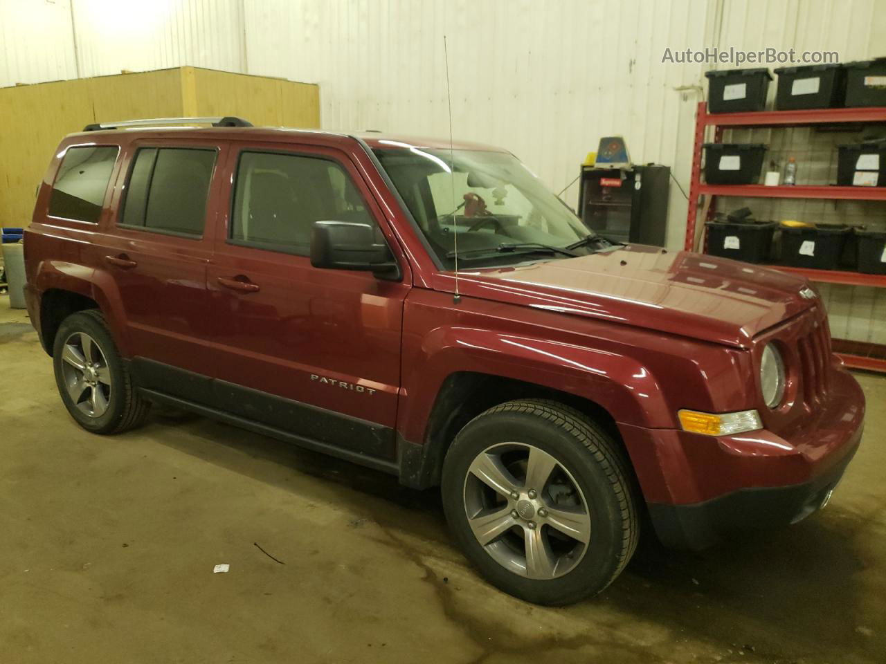 2016 Jeep Patriot Latitude Maroon vin: 1C4NJPFAXGD677510