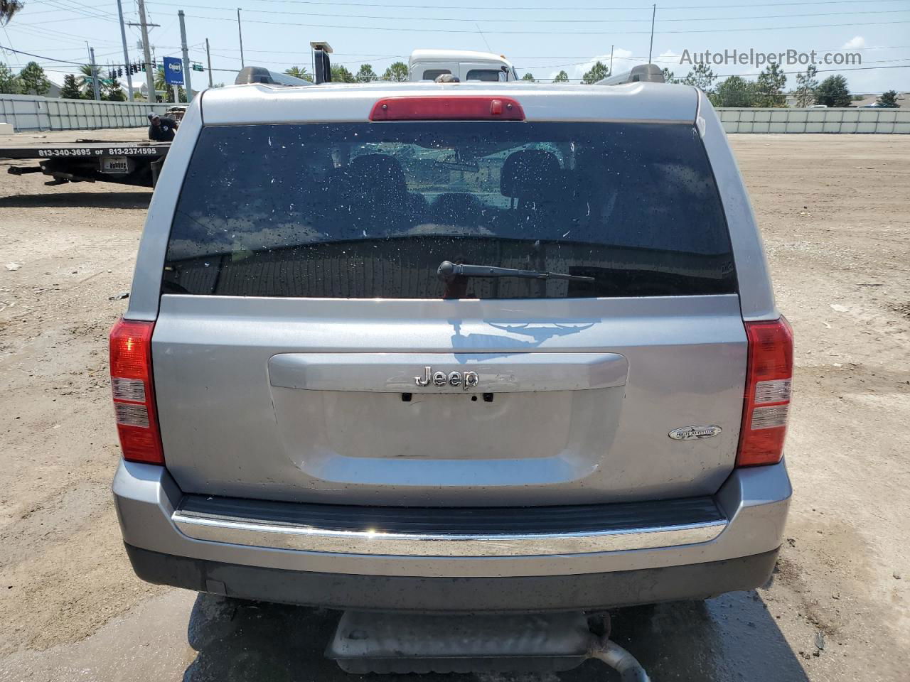 2016 Jeep Patriot Latitude Silver vin: 1C4NJPFAXGD683520