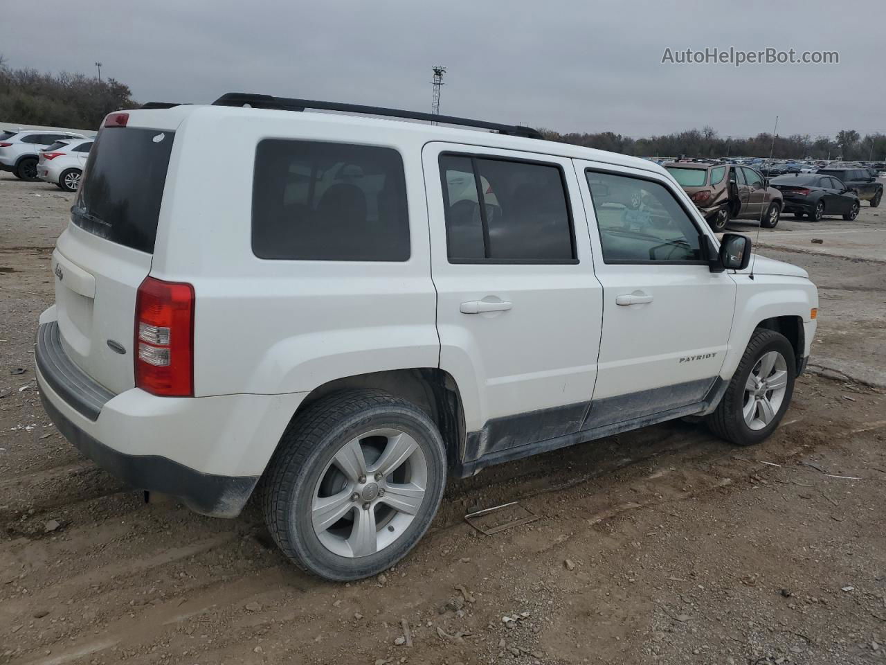 2014 Jeep Patriot Latitude White vin: 1C4NJPFB1ED720962