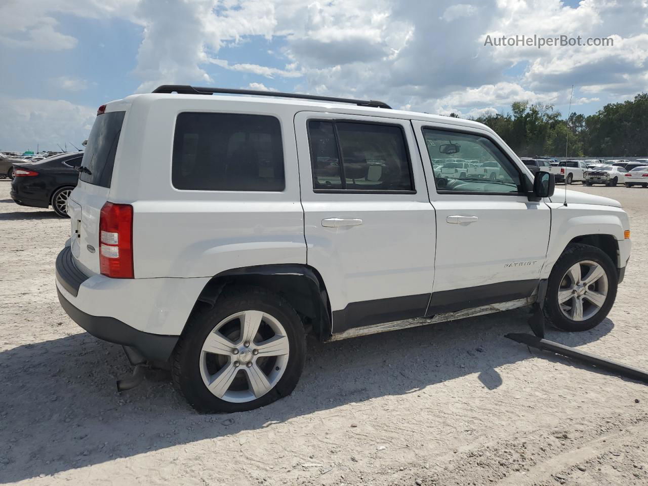 2016 Jeep Patriot Latitude Белый vin: 1C4NJPFB1GD585436