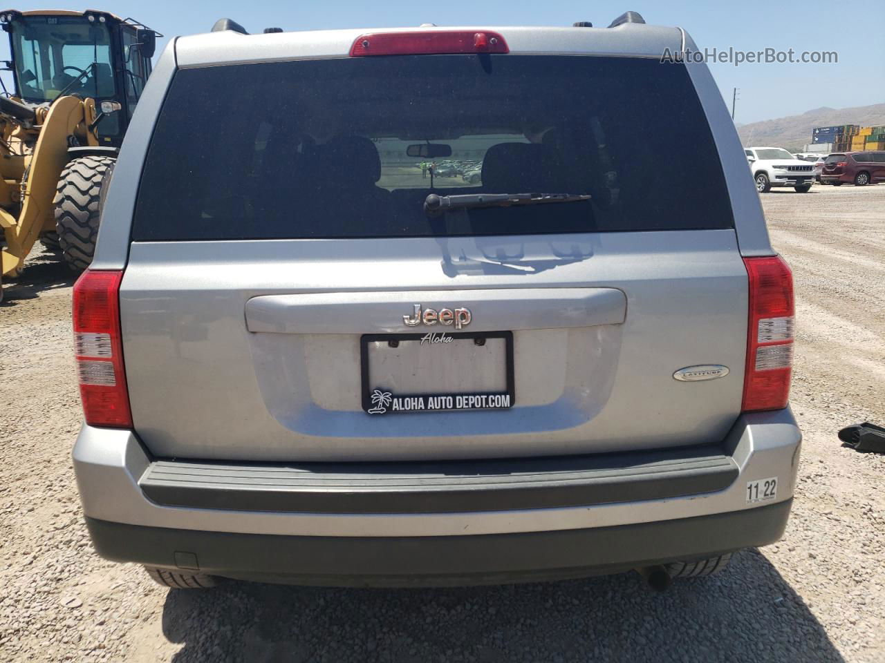 2014 Jeep Patriot Latitude Серебряный vin: 1C4NJPFB4ED906043