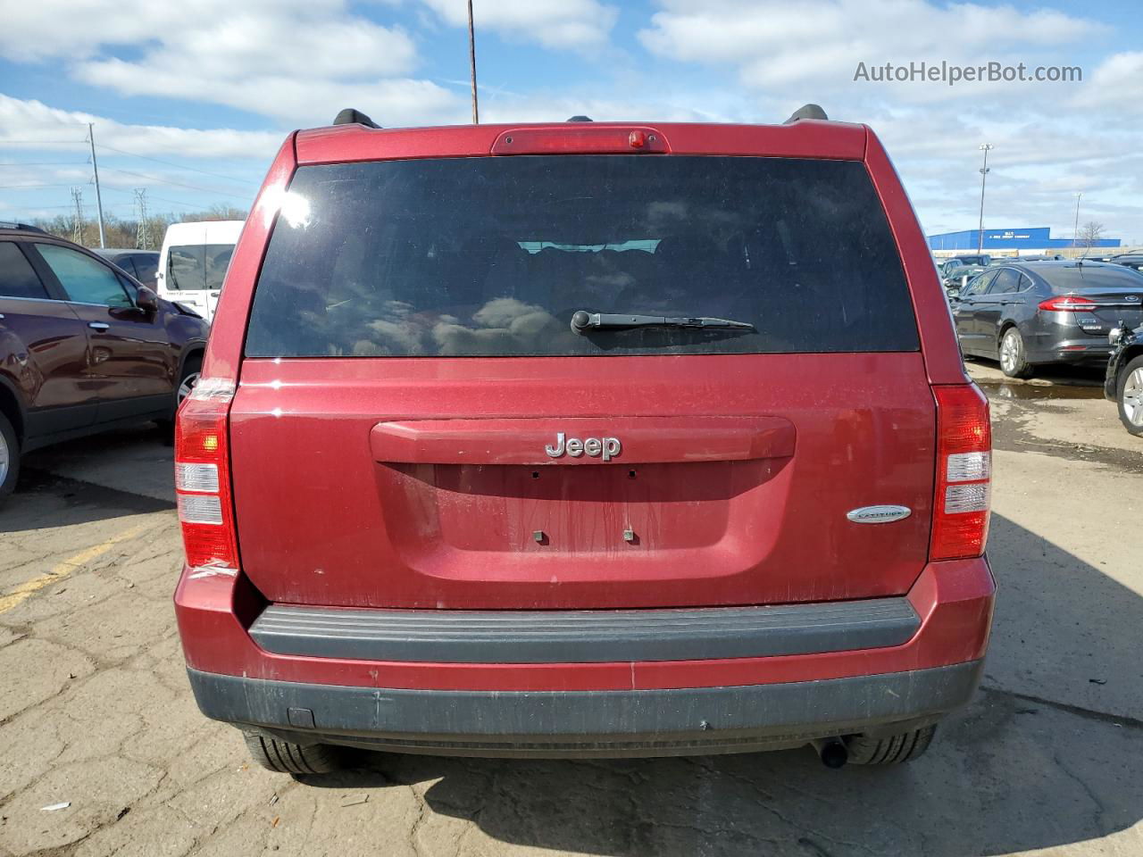 2016 Jeep Patriot Latitude Red vin: 1C4NJPFB8GD749443