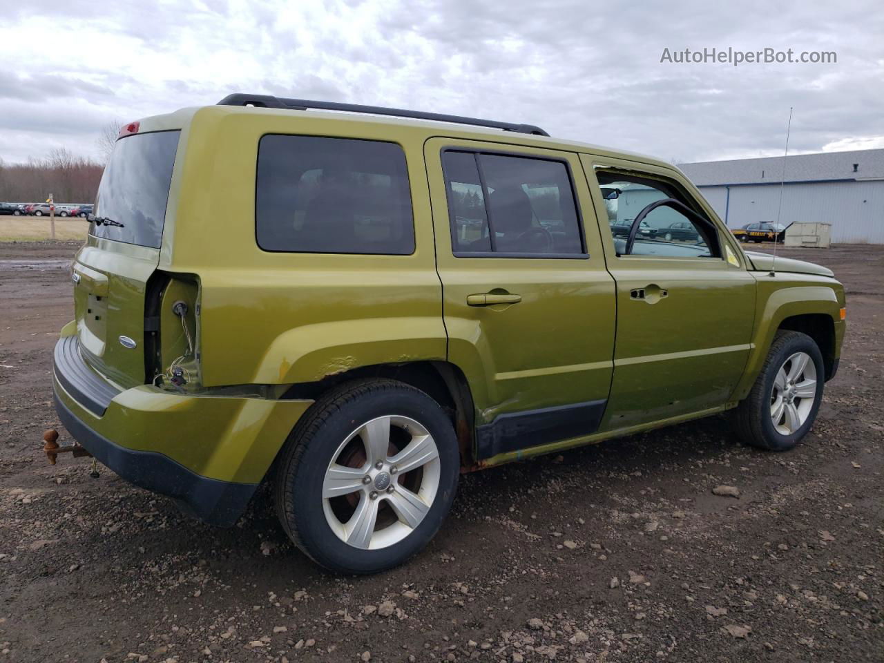 2012 Jeep Patriot Latitude Зеленый vin: 1C4NJPFB9CD647644