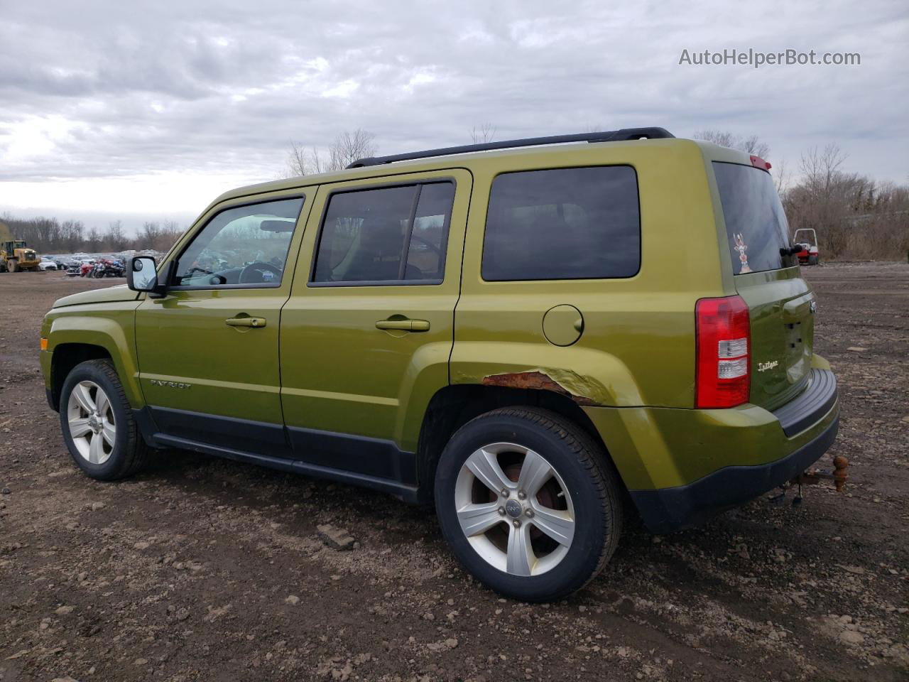 2012 Jeep Patriot Latitude Зеленый vin: 1C4NJPFB9CD647644