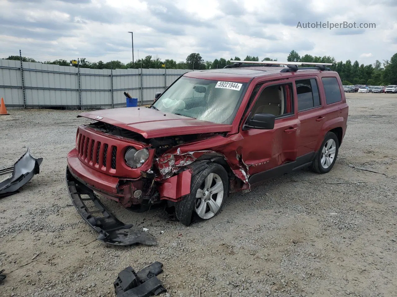 2014 Jeep Patriot Latitude Burgundy vin: 1C4NJRFB0ED762776