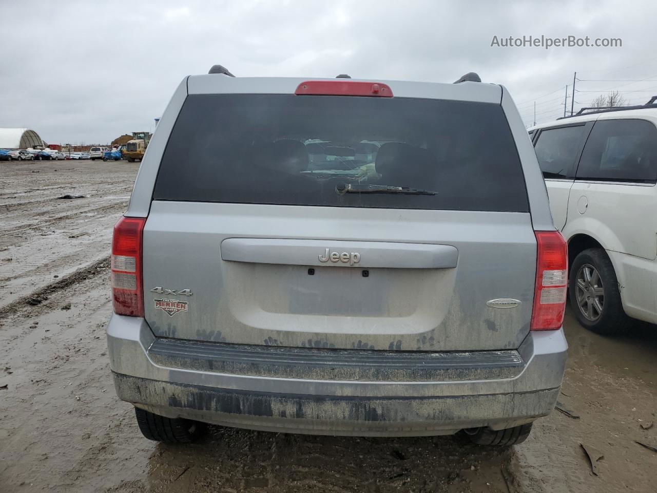 2014 Jeep Patriot Latitude Серебряный vin: 1C4NJRFB0ED792182