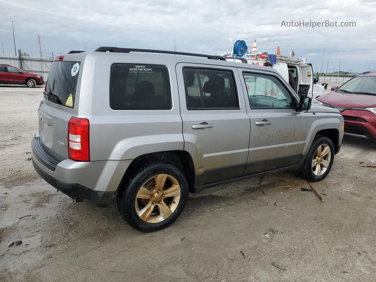 2014 Jeep Patriot Latitude Silver vin: 1C4NJRFB1ED760129