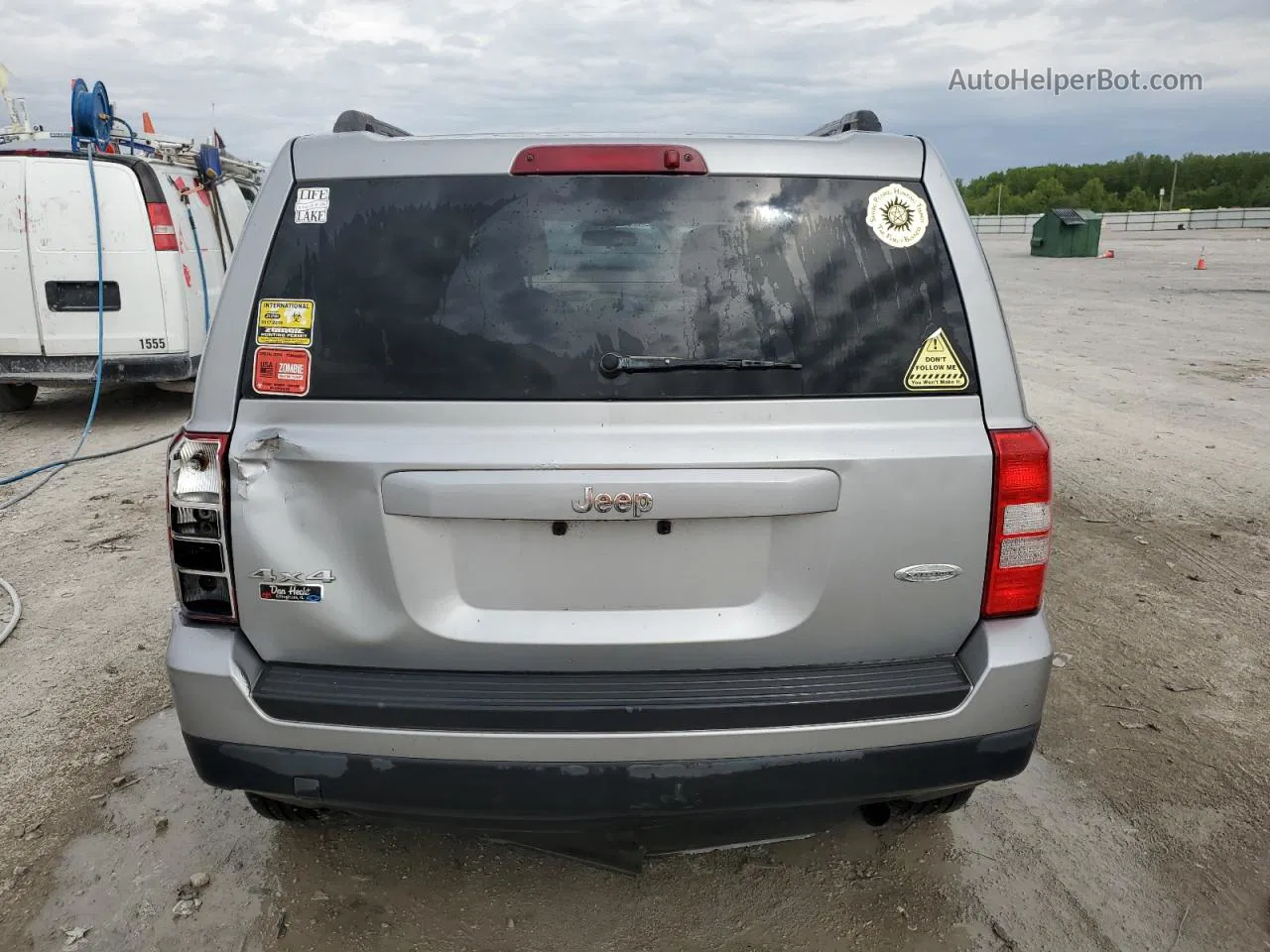 2014 Jeep Patriot Latitude Silver vin: 1C4NJRFB1ED760129