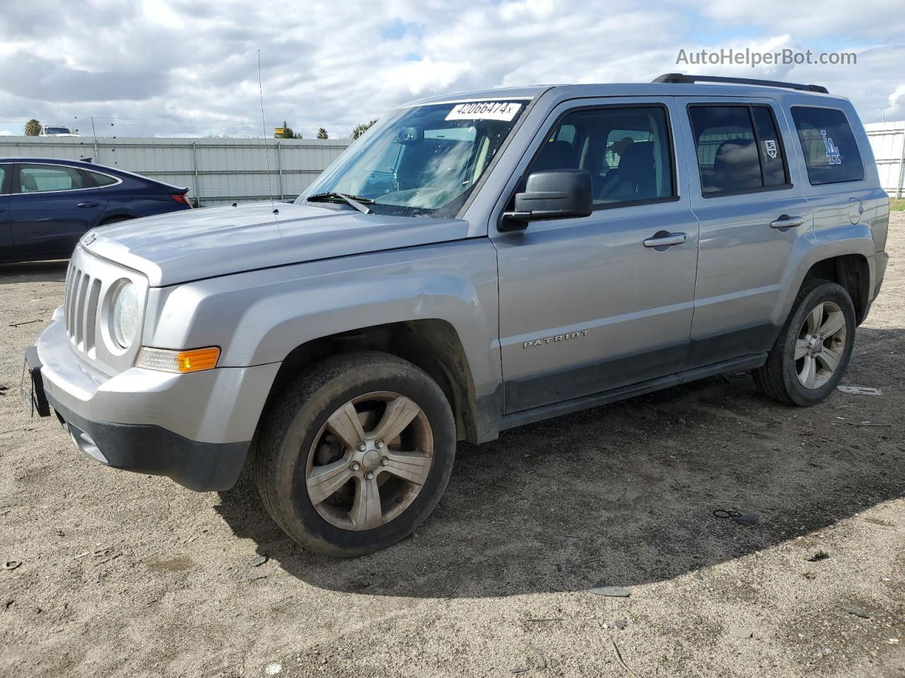 2016 Jeep Patriot Latitude Silver vin: 1C4NJRFB2GD630928