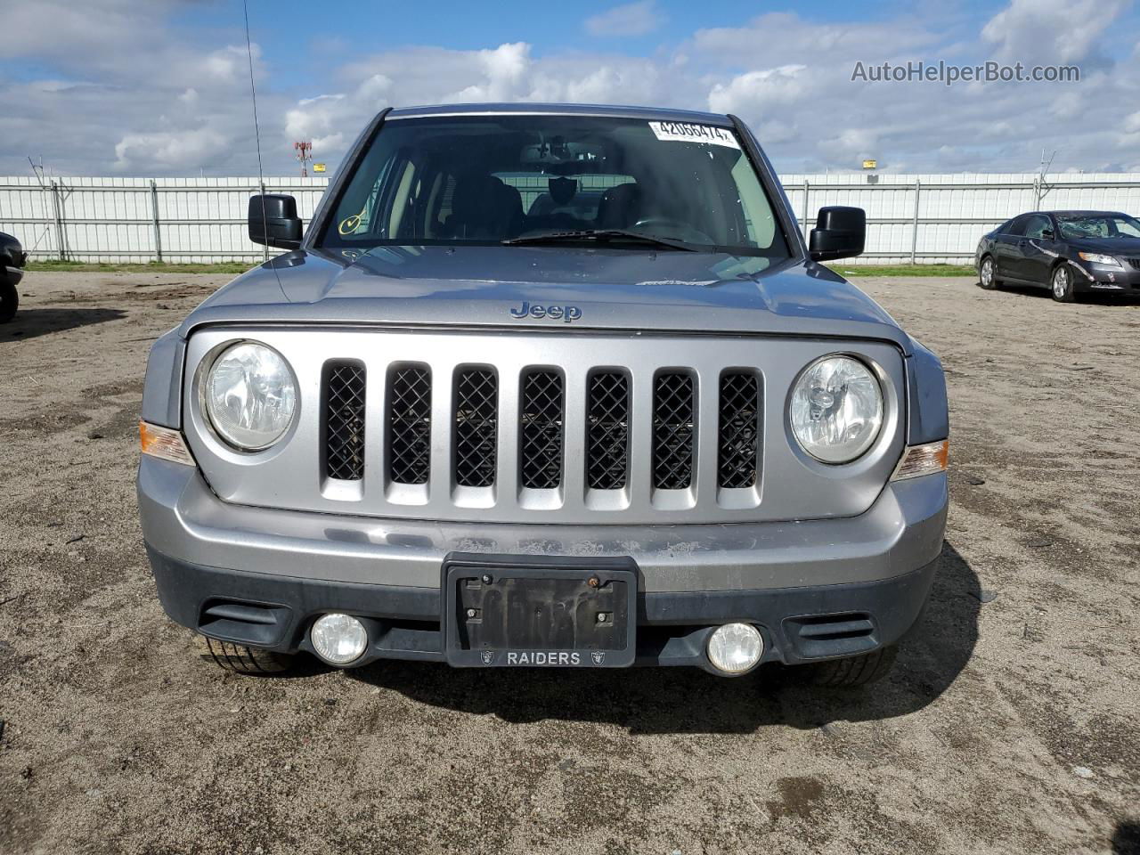 2016 Jeep Patriot Latitude Silver vin: 1C4NJRFB2GD630928