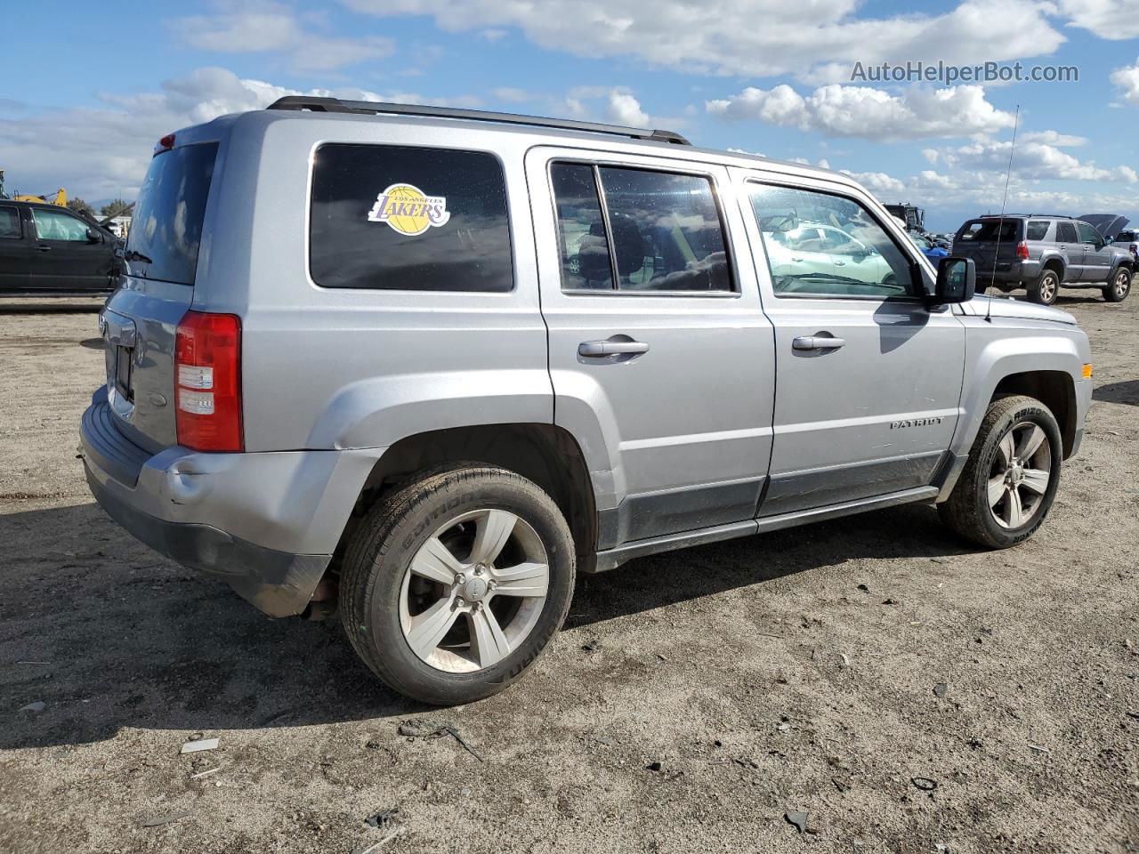 2016 Jeep Patriot Latitude Silver vin: 1C4NJRFB2GD630928