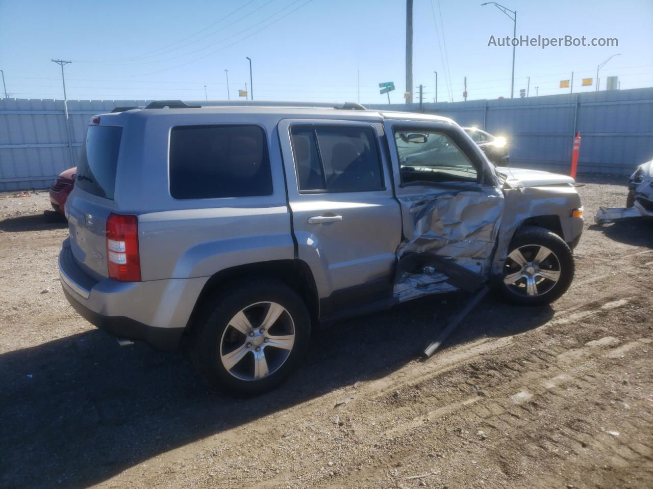 2016 Jeep Patriot Latitude Серебряный vin: 1C4NJRFB4GD627769