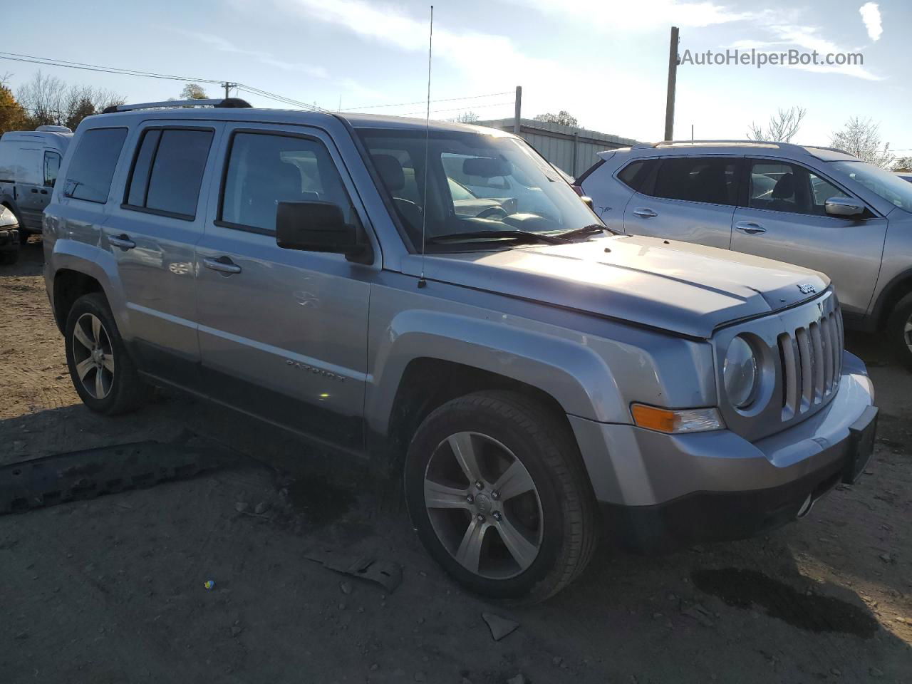 2016 Jeep Patriot Latitude Серебряный vin: 1C4NJRFB5GD534355