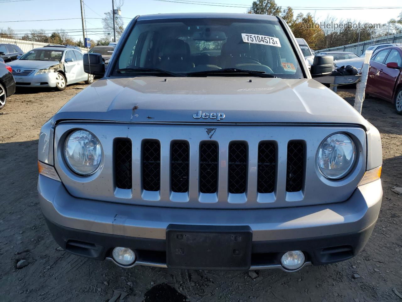 2016 Jeep Patriot Latitude Серебряный vin: 1C4NJRFB5GD534355